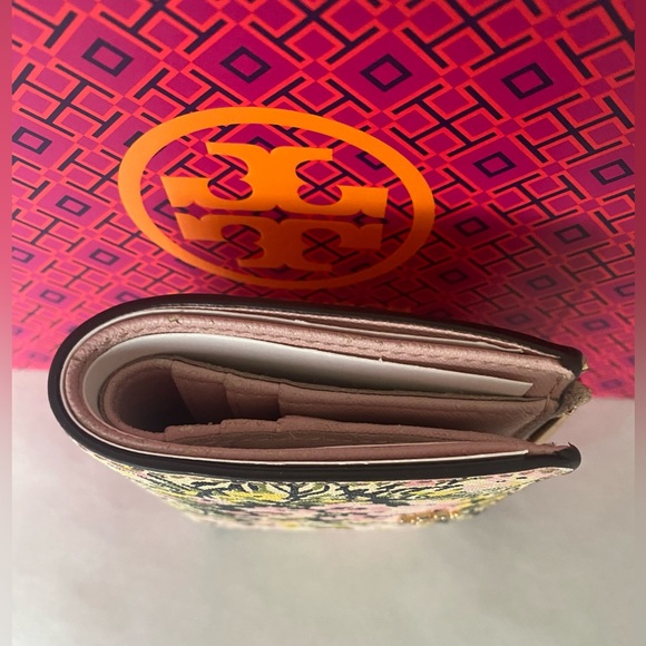 SOLD - Tory Burch Emerson mini wallet - Picture 9 of 11